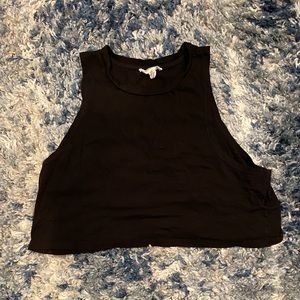 Black cropped tank